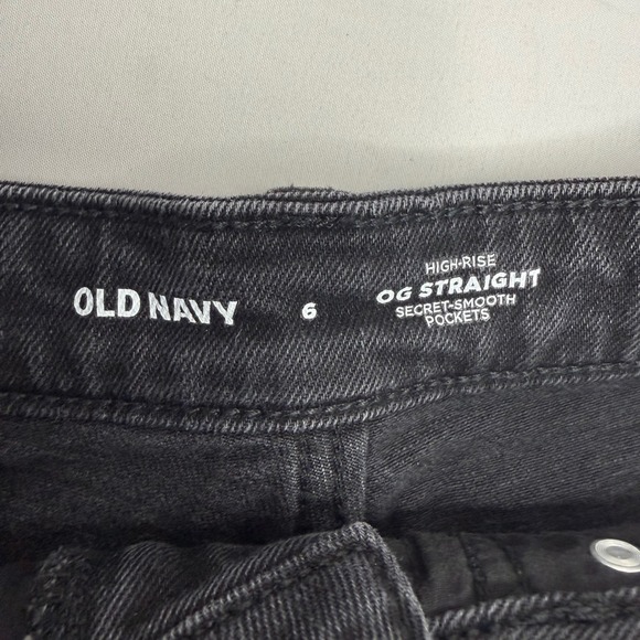 Old Navy OG Straight High Rise Black Distressed Denim Jean Shorts Womens 6 - Picture 3 of 9